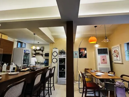 Ire Pizza House