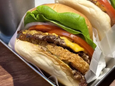 Bas Burger Yonsei Cancer Hospital Branch
