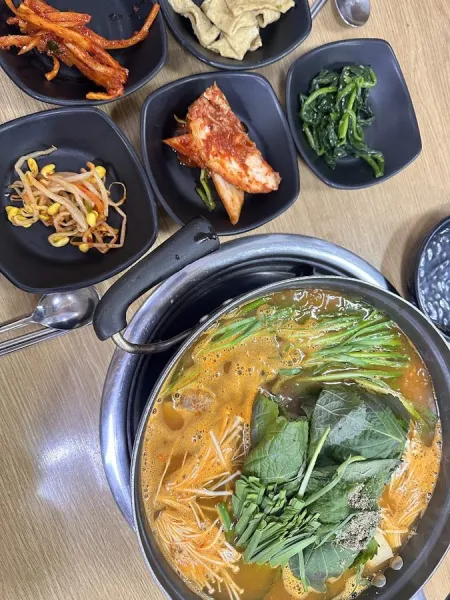 Wondang Gamja-tang(pork back-bone stew)