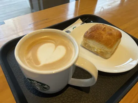 Starbucks Seokchon Lake