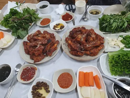 Yongsan Dari Yangnyeom Jokbal Jip