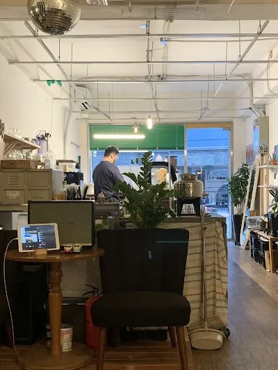 Cafe 704 Ho