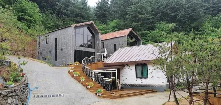 Adel Pension
