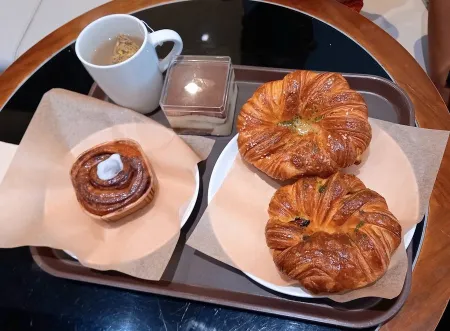 Paris Croissant