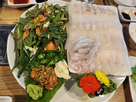 해팔이네