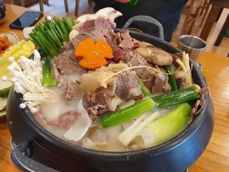Jangsuok Seolleongtang