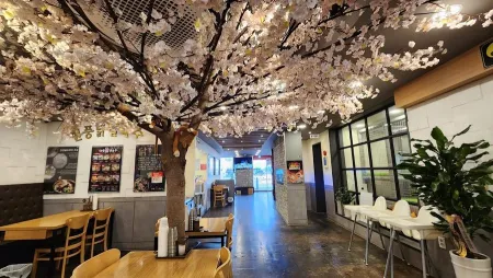 Hyunpung Dak Kalguksu Yeungnam Univ. hospital Branch