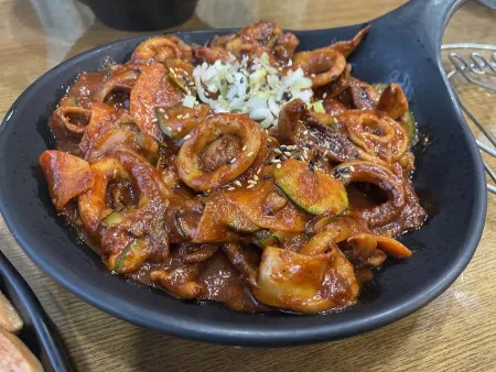 밥장인돼지찌개 상무점