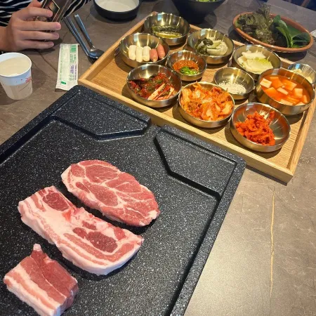 김장하는고깃집 향산리 방이역점