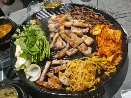 Somnunan Sagol Son Kalguksu