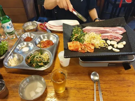 Jeonggeum U Samgyeop Buchu Samgyeopsal