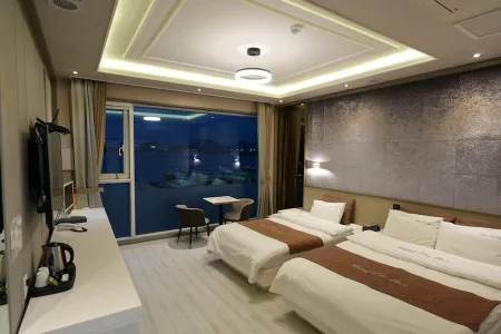 Hotel The One