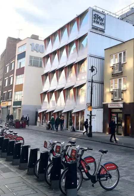 Premier Inn London County Hall hotel