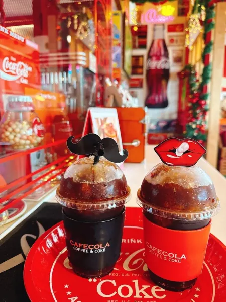 Cafe Cola