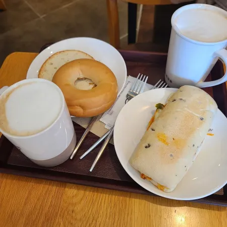 The Coffee Bean & Tea Leaf