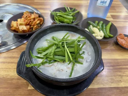 1등가마솥돼지국밥