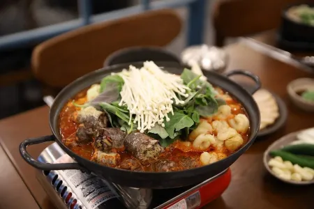 The Doi Jongga Dwaejigukbap Busan Stn.