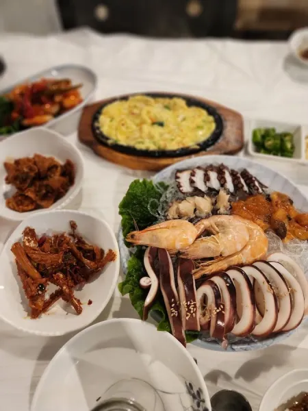 용팔이포차
