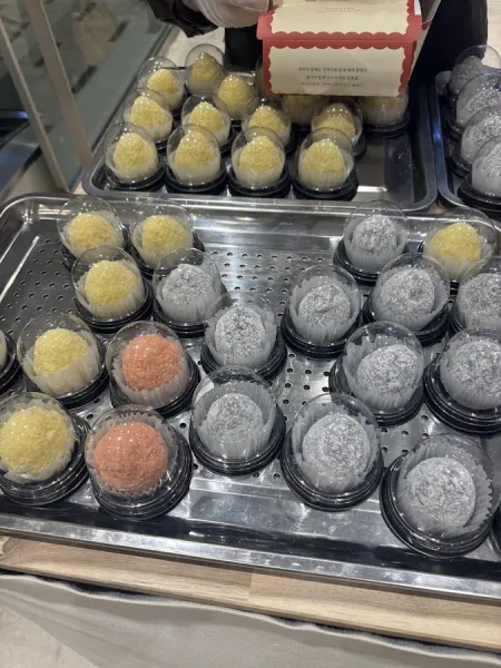 Yeonbaek Strawberry Mochi Yeonnam Branch