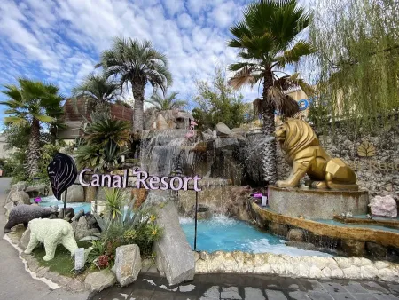 Canal Resort