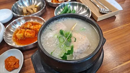 Lee Woo-cheol Hanbang Nurungji Samgyetang