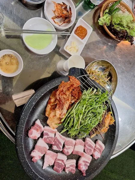 Baegopeun Dwaeji