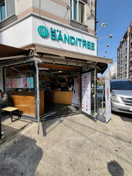 Cafe Bandi Namu Main Branch