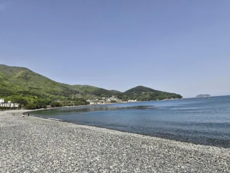 Hakdong Heukjinju Mongdol Beach