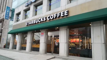 Starbucks Seokchon Station