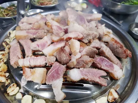 Jeju Heukdwaeji Sogeum Gui Ujeong 3 Hojeom