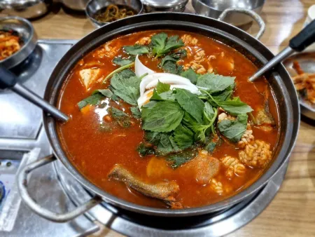 Manse Kalguksu