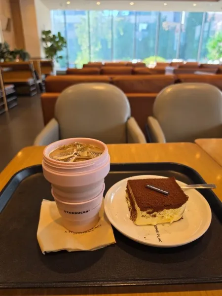 투썸플레이스 부산초량점