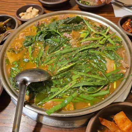 Gamasot Yeomsoyori (Goat Cauldron Dish)