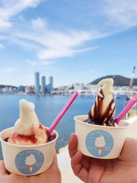 Ice Cream & Ttongs Cream