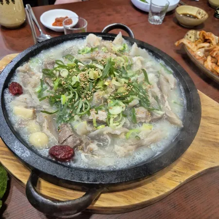 Pujuog