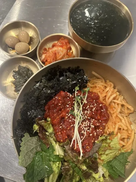 Yeongsamine Woojeongso Galbi Seochon Branch