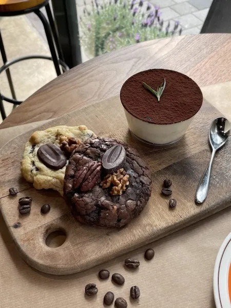 Cafe and Tee