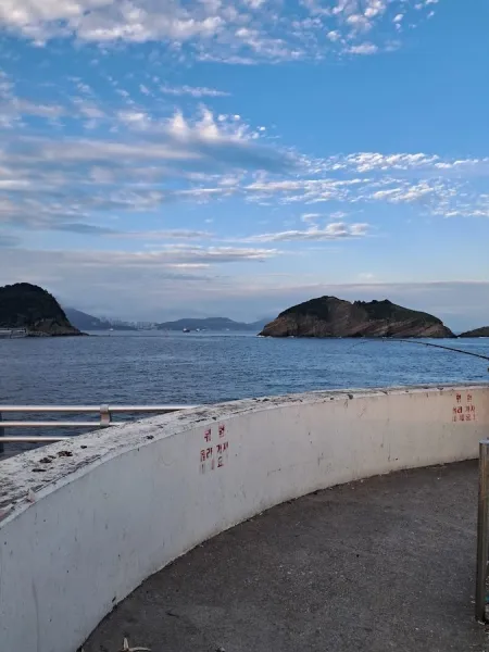 Gupyeong Breakwater (Gamcheon Port West Breakwater)