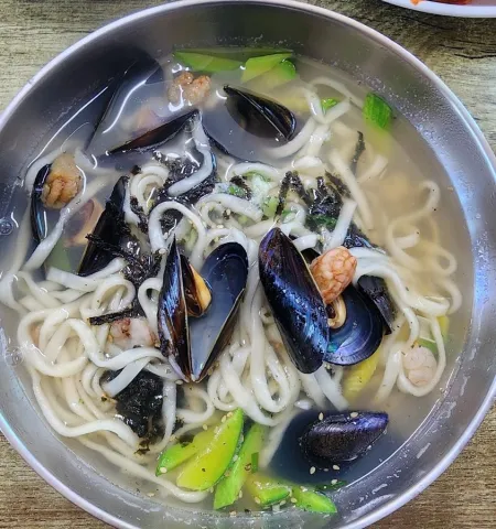 Moimteo Kalguksu