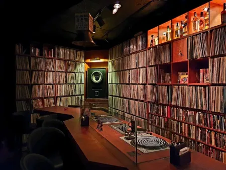 Vinyl Bar Woodstock Shinrim