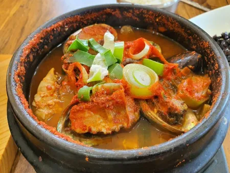 Deung Gyeongdol