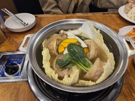 Gyeongbokgung Gaeseong Son Mandu Dasan Branch
