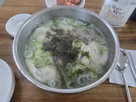 Pyeongyang Kalguksu