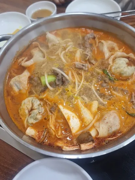 Lee Dongsu Gaeseong Mandu