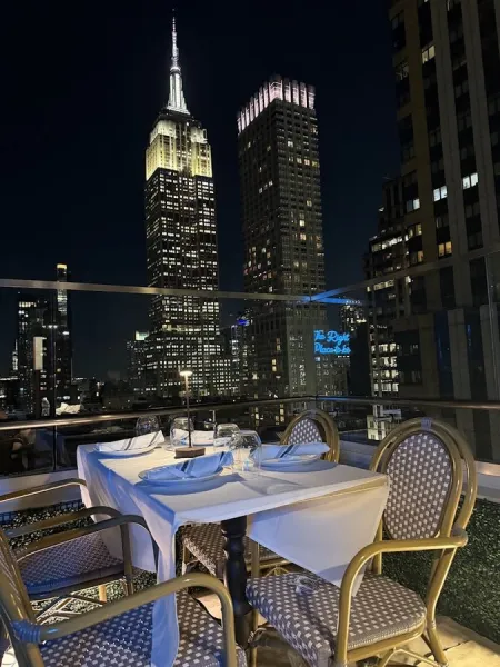 A to Z Rooftop on Fifth