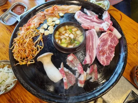 이쁜돼지생삼겹살