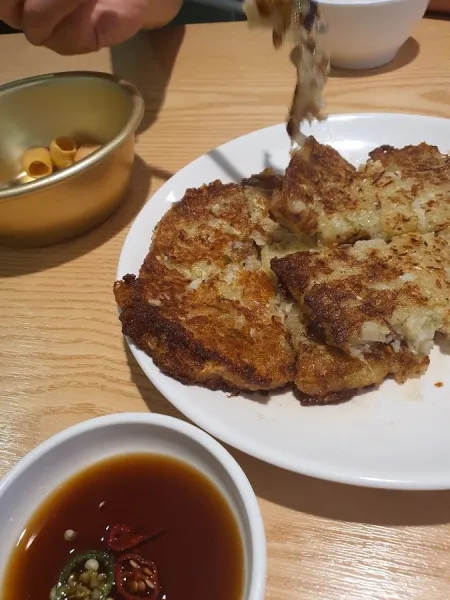 Ajae Bindaetteok