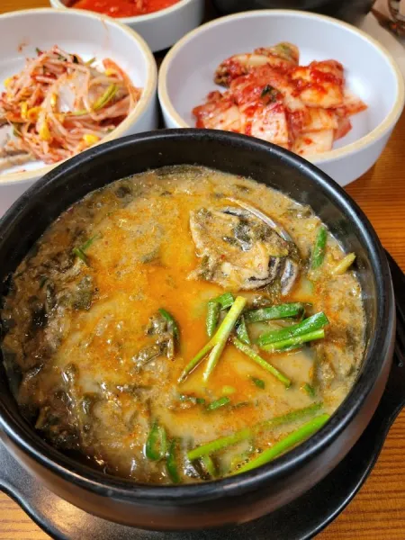 雲山泥鰍湯 恩平區廳店