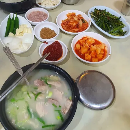 Samsung Dwaeji Gukbap