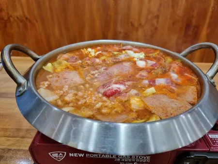 24 Hour Jeonju Kkoburi Kongnamul Gukbap Duryu Main Branch